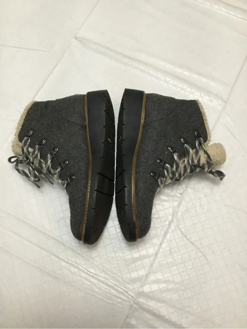 Women’s‎ Gray Wool Winter Boots with Sherpa Collar